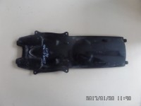 zadny plast pod sedlo